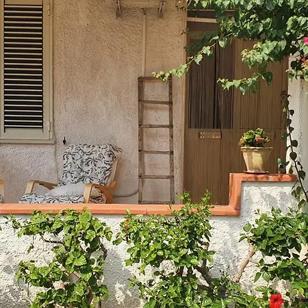 Clarissa A San Lorenzo Holiday home